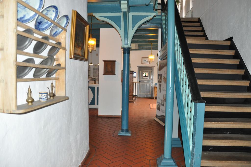 Hotel Hohes Haus Greetsiel Exterior foto