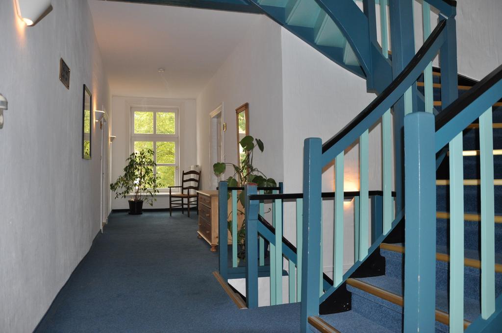 Hotel Hohes Haus Greetsiel Exterior foto