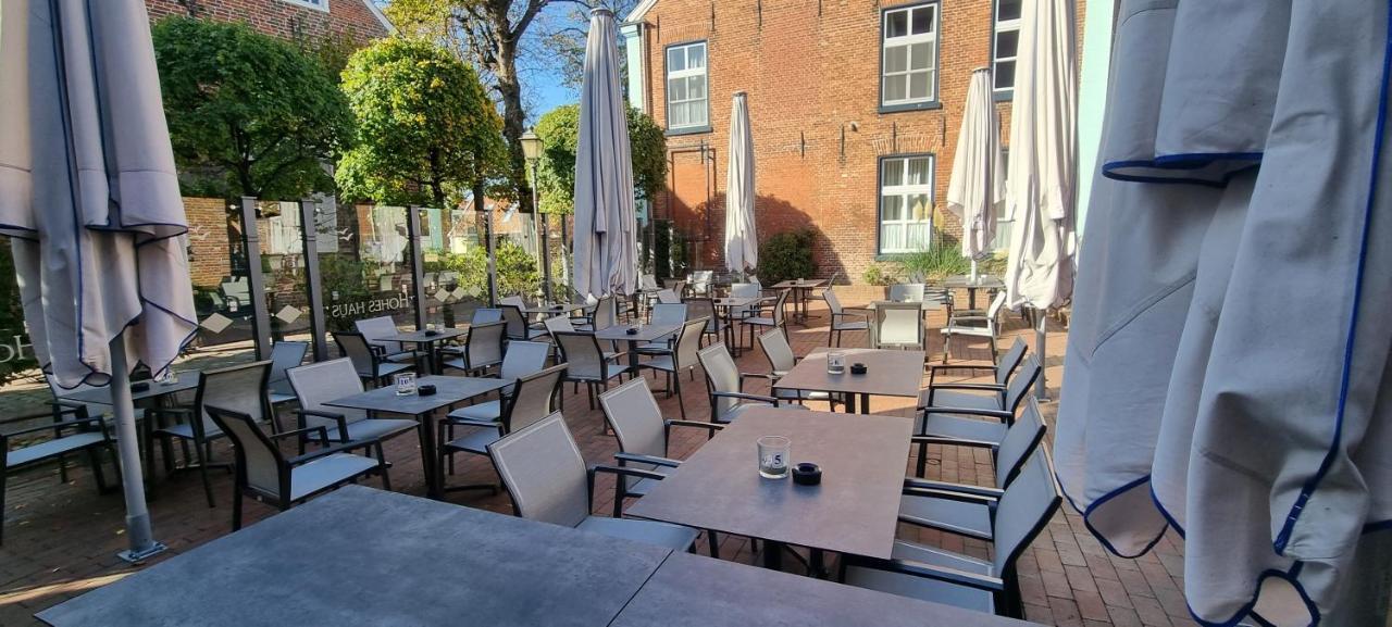 Hotel Hohes Haus Greetsiel Exterior foto