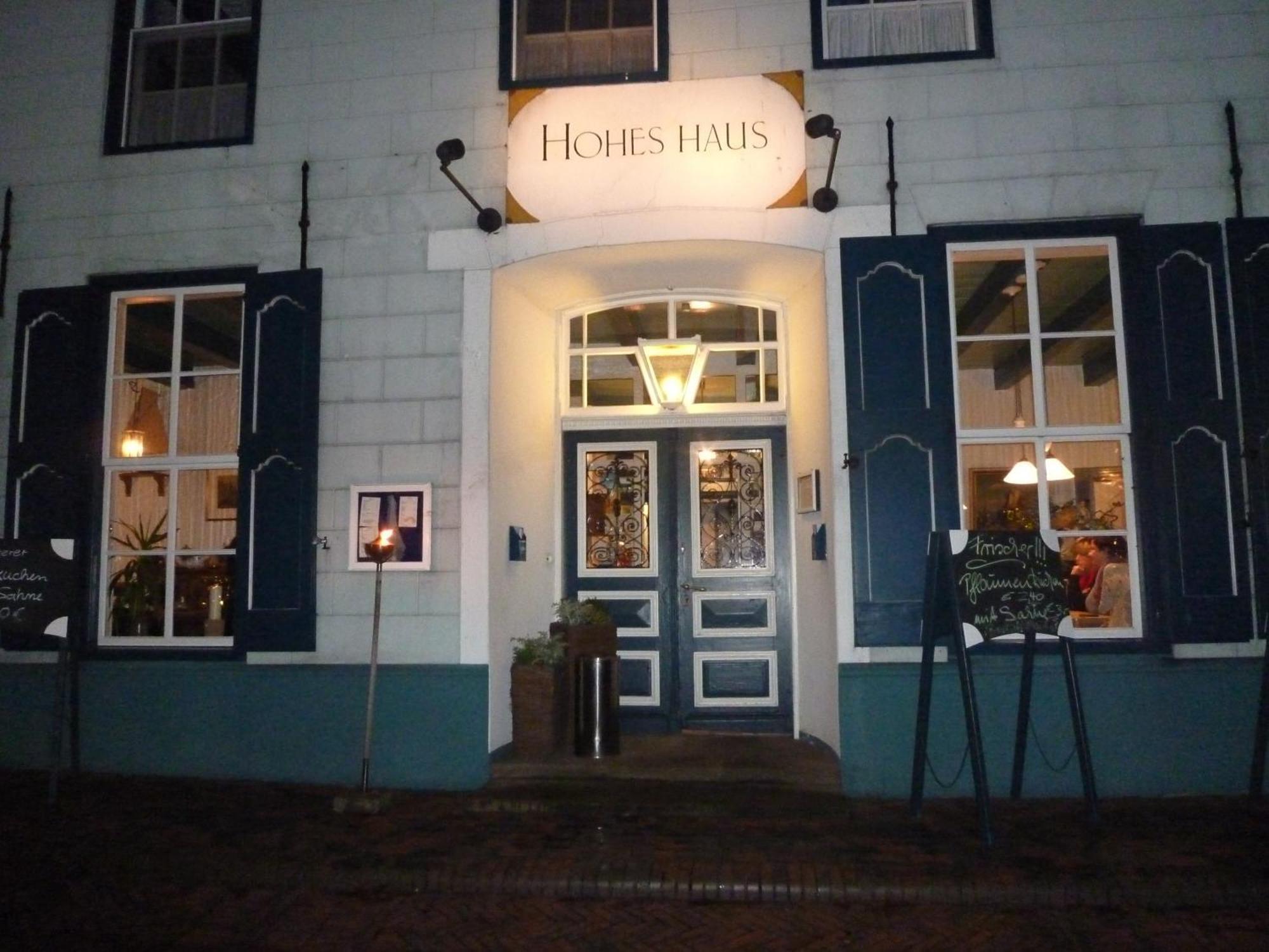 Hotel Hohes Haus Greetsiel Exterior foto