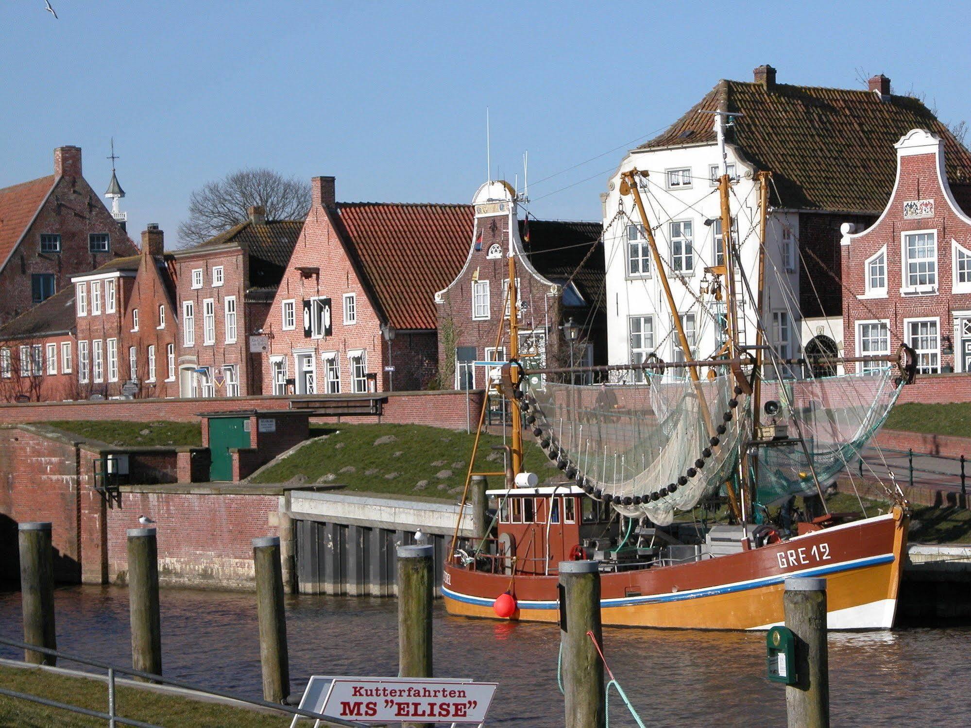 Hotel Hohes Haus Greetsiel Exterior foto